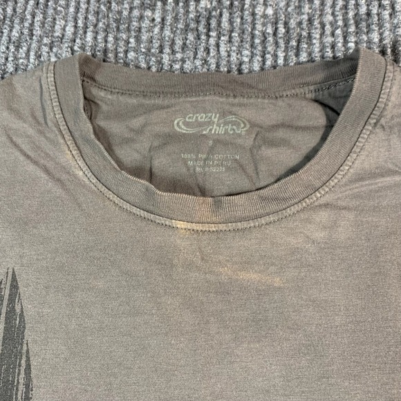 Crazy Shirts‎ T Shirt Mens Small Gray Pima Cotton Surfing Beach Faded Stained - Picture 2 of 14